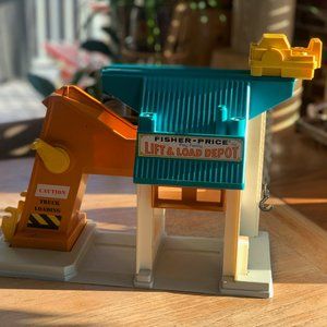 Vintage Fisher-Price Little People Lift & Load Depot set - #942, 1977-1979